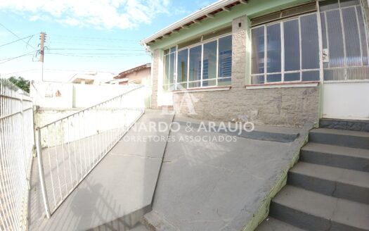 CA 000035-CASA RESIDENCIAL 04 QUARTOS, 2 BANHEIRO E 01 VAGAS DE GARAGEM.