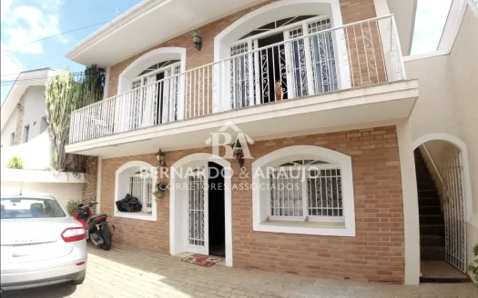 CA 000071 – CASA JARIDM NOVA EUROPA  – 3 DORMITORIOS 01 SUITE E 3 VAGAS DE GARAGEM – 170 M2